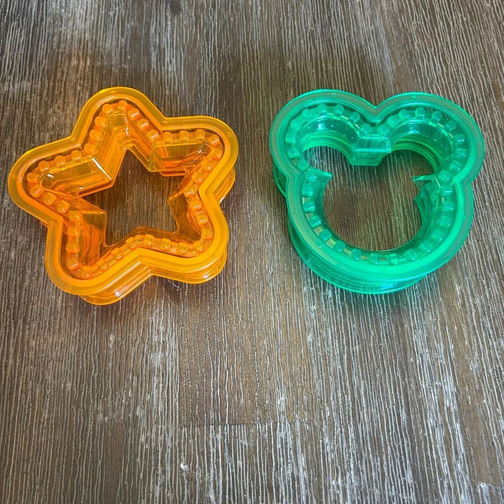 Savoychef Mouse Head Star Cookie Cutter Green Orange Plastic Sandwich Cutter lot